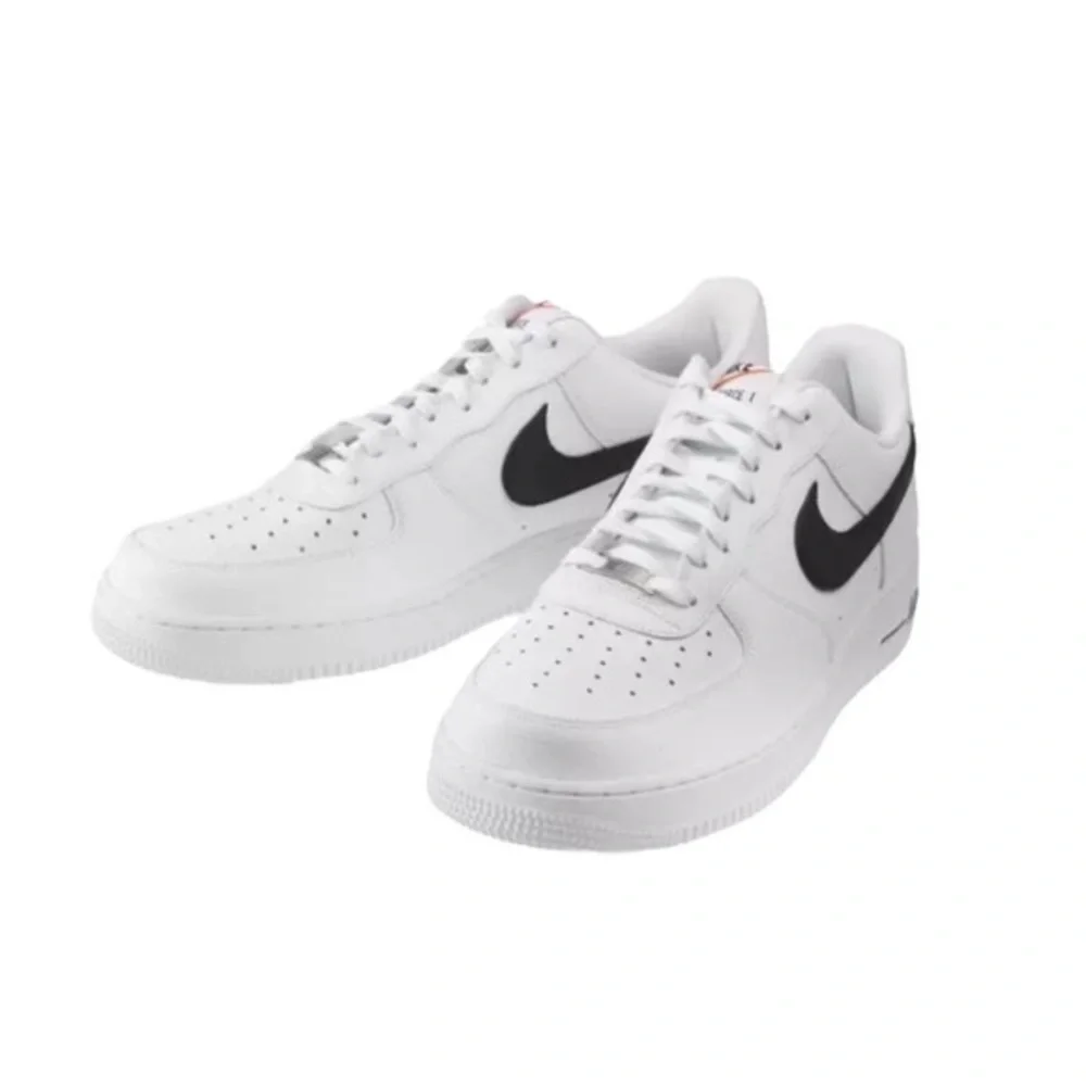 Nike AIR FORCE 1 LEATHER LOW TRAINERS Kids Size 6 IUC!